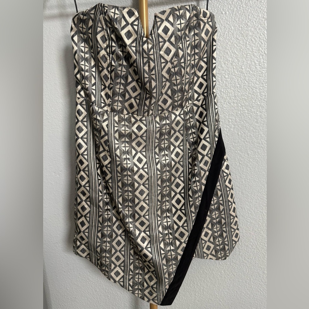 Boundary Geometric Strapless Mini Dress Size Large